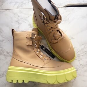 NWT SOREL Caribou X Waterproof Leather Lace-Up Boot Canoe Tan women 10